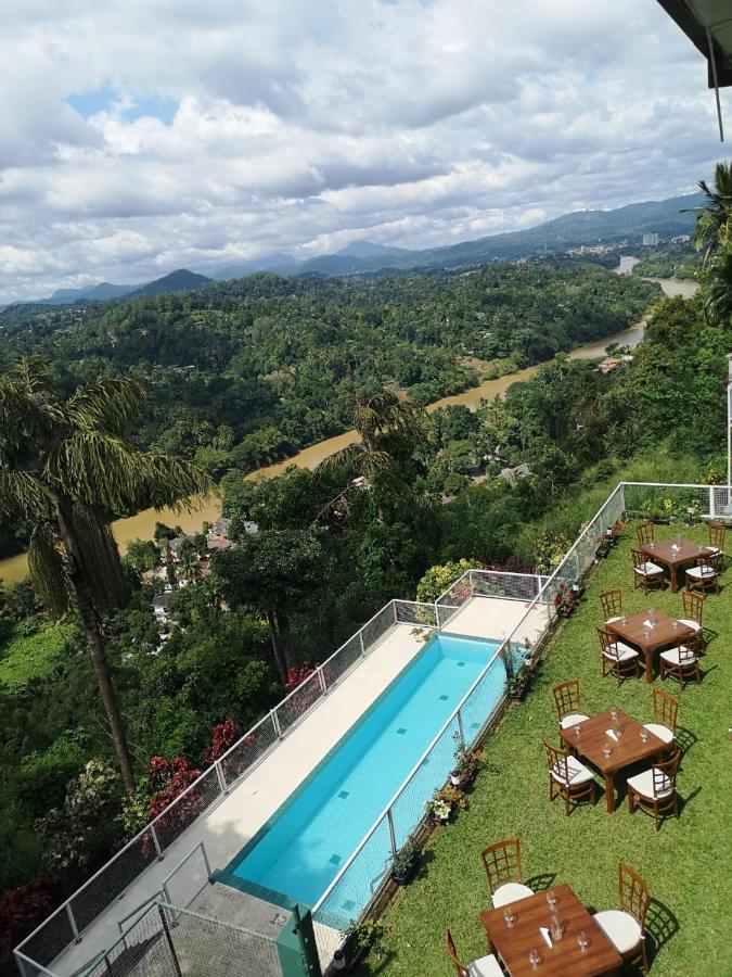 The Mountbatten Hotel Kandy Exterior foto